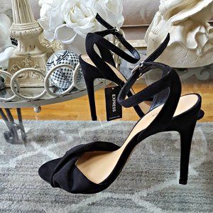 NWT! FAUX Suede HEELED Sandals By EXPRESS SZ 9
